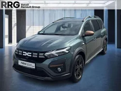 Grün Gebraucht 2023 Dacia Jogger Extreme Kombi | 20.990 € (Etwas zu teuer)