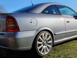 Silber Gebraucht 2003 Opel Astra Coupé | 3.950 €
