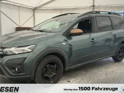 Grün Gebraucht 2023 Dacia Jogger Extreme Kombi | 19.880 € (Fairer Preis)