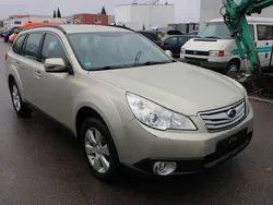 Gold Gebraucht 2011 Subaru Outback Trend SUV | 8.800 € (Teuer)