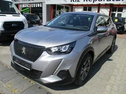 Grau (metallic) Gebraucht 2021 Peugeot 2008 Active SUV | 15.980 € (Fairer Preis)