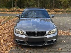 Grau Gebraucht 2011 BMW 320 M Sport Kombi | 14.000 €