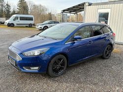 Blau Gebraucht 2015 Ford Focus Kombi | 2.950 € (Superpreis)