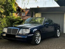 Blau Gebraucht 1994 Mercedes E320 Cabrio | 18.999 €