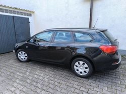Schwarz Gebraucht 2015 Opel Astra Business Kombi | 6.450 € (Guter Preis)