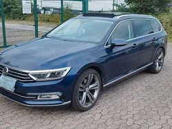 Blau Gebraucht 2018 VW Passat Highline Kombi | 17.700 € (Fairer Preis)