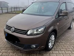 Braun Gebraucht 2015 VW Caddy Maxi Highline Van / Kleinbus | 16.000 € (Fairer Preis)