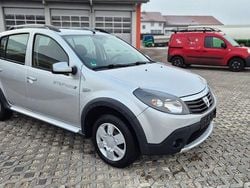 Grau Gebraucht 2012 Dacia Sandero Stepway Limousine | 5.500 € (Guter Preis)