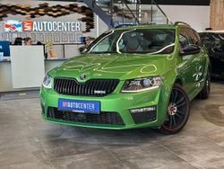 Grün Gebraucht 2016 Skoda Octavia RS Kombi | 13.390 € (Fairer Preis)