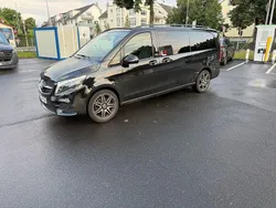 Schwarz Gebraucht 2023 Mercedes V250 AMG Van / Kleinbus | 66.500 €