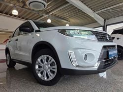 Weiß Gebraucht 2021 Suzuki Vitara Club SUV | 17.490 € (Fairer Preis)