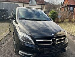 Schwarz Gebraucht 2012 Mercedes B200 Van / Kleinbus | 8.550 € (Guter Preis)