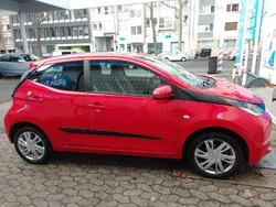 Rot Gebraucht 2017 Toyota Aygo Kleinwagen | 10.500 € (Guter Preis)