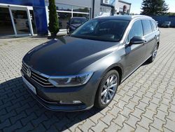 Grau (metallic) Gebraucht 2016 VW Passat Comfortline Kombi | 16.990 € (Fairer Preis)