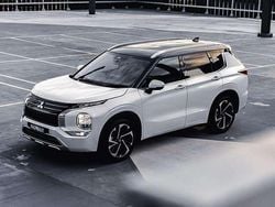 Weiß Neu 2025 Mitsubishi Outlander Plus SUV | 49.890 €