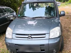 Grau Gebraucht 2006 Citroën Berlingo Van / Kleinbus | 900 € (Guter Preis)