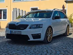Weiß Gebraucht 2014 Skoda Octavia RS Kombi | 15.800 € (Fairer Preis)