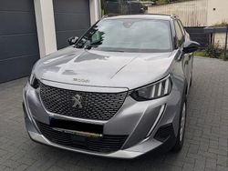 Grau Gebraucht 2023 Peugeot e-2008 GT SUV | 20.400 € (Fairer Preis)