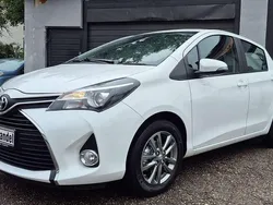 Weiß Gebraucht 2015 Toyota Yaris Comfort Kleinwagen | 9.890 € (Fairer Preis)
