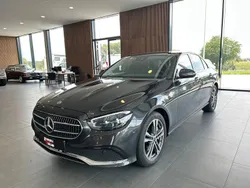 Grau Gebraucht 2022 Mercedes E400 Avantgarde Limousine | 34.499 € (Guter Preis)