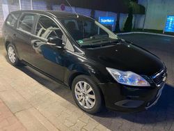 Schwarz Gebraucht 2010 Ford Focus Kombi | 2.750 € (Fairer Preis)