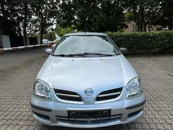 Grau Gebraucht 2003 Nissan Almera Tino Van / Kleinbus | 1.150 € (Fairer Preis)