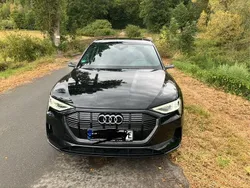 Schwarz Gebraucht 2019 Audi e-tron S-Line SUV | 32.800 € (Guter Preis)