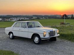 Weiß Gebraucht 1970 Mercedes W114 Limousine | 17.000 €