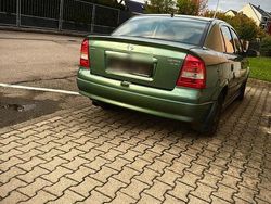 Grün Gebraucht 2010 Opel Astra Limousine | 1.500 €