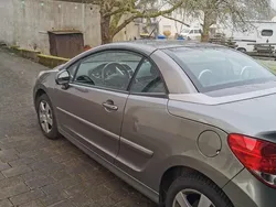 Grau Gebraucht 2011 Peugeot 207 CC Cabrio | 5.500 € (Fairer Preis)