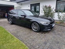 Schwarz Gebraucht 2018 BMW 520 Sport Line Kombi | 22.399 € (Superpreis)