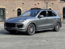Grau Gebraucht 2016 Porsche Cayenne Turbo SUV | 48.790 €