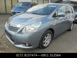 Blau Gebraucht 2012 Toyota Verso Travel Van / Kleinbus | 9.400 € (Fairer Preis)