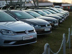 Silber Gebraucht 2013 VW Golf VII Trendline Limousine | 10.950 € (Etwas zu teuer)