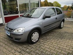 Grau Gebraucht 2004 Opel Corsa Limousine | 3.980 €