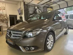 Grau Gebraucht 2012 Mercedes B180 Van / Kleinbus | 11.999 € (Fairer Preis)