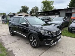 Schwarz Gebraucht 2019 Peugeot 5008 Crossway Van / Kleinbus | 15.490 € (Fairer Preis)