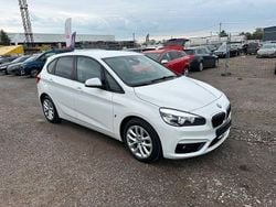 Weiß Gebraucht 2017 BMW 225 Active Tourer iPerformance Van / Kleinbus | 10.999 € (Superpreis)