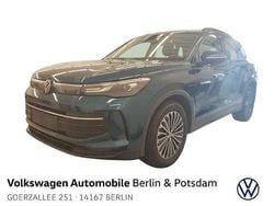 Nightshade blue metallic Gebraucht 2024 VW Tiguan R SUV | 36.550 € (Guter Preis)