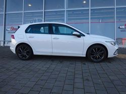 Weiß metallic Gebraucht 2020 VW Golf VIII Basis Limousine | 19.790 € (Fairer Preis)