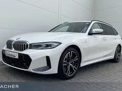 Alpinweiß uni Gebraucht 2024 BMW 330e Comfort Edition Kombi | 49.849 € (Teuer)