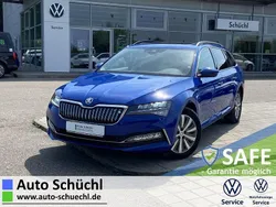 Blau Gebraucht 2022 Skoda Superb Kombi | 27.870 € (Fairer Preis)