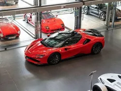 Rot Gebraucht 2024 Ferrari SF90 Coupé | 569.000 €