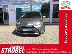 Platinumbronze metallic Gebraucht 2018 Toyota Yaris Hybrid Club Kleinwagen | 15.555 € (Fairer Preis)