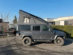 Grau Gebraucht 2015 Land Rover Defender SE SUV | 79.999 €