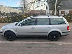 Silber Gebraucht 2002 VW Passat Kombi | 1.500 € (Guter Preis)