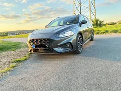Grau Gebraucht 2019 Ford Focus ST-Line Kombi | 14.100 € (Guter Preis)