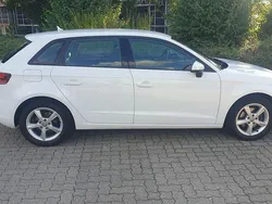 Weiß Gebraucht 2015 Audi A3 Sportback Attraction Limousine | 12.600 € (Guter Preis)