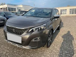 Grau Gebraucht 2018 Peugeot 5008 GTi Van / Kleinbus | 23.500 € (Fairer Preis)