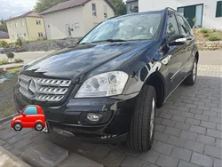 Schwarz Gebraucht 2006 Mercedes ML320 SUV | 10.950 €
